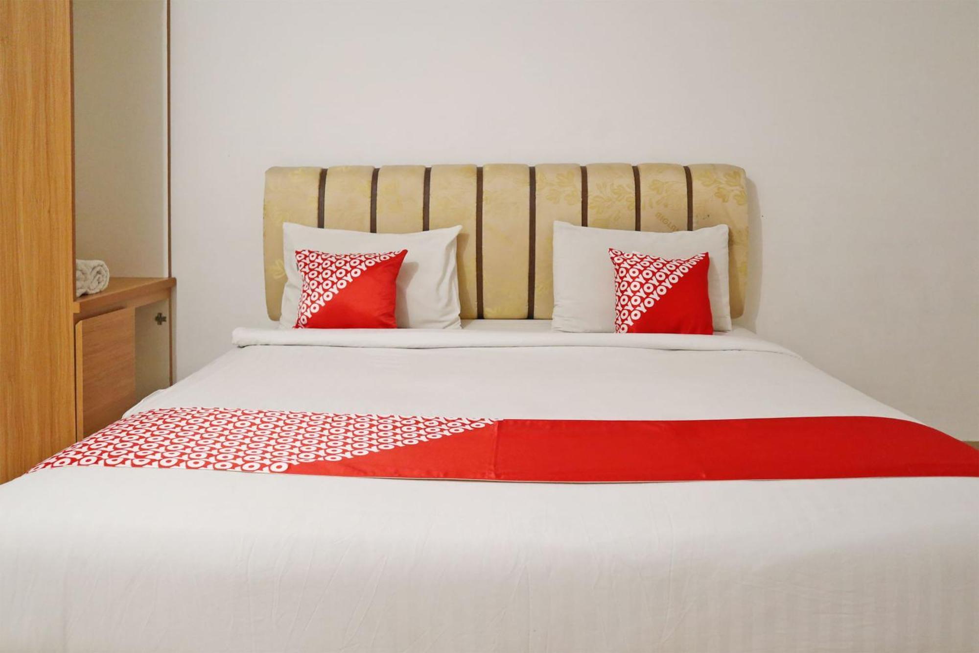 Oyo 1673 M Authentic Kost Man Hotel Паданг Екстериор снимка